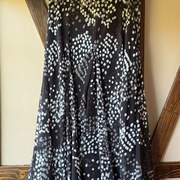 Polka Dotted Lined Flowy Skirt - Picture 5 of 5